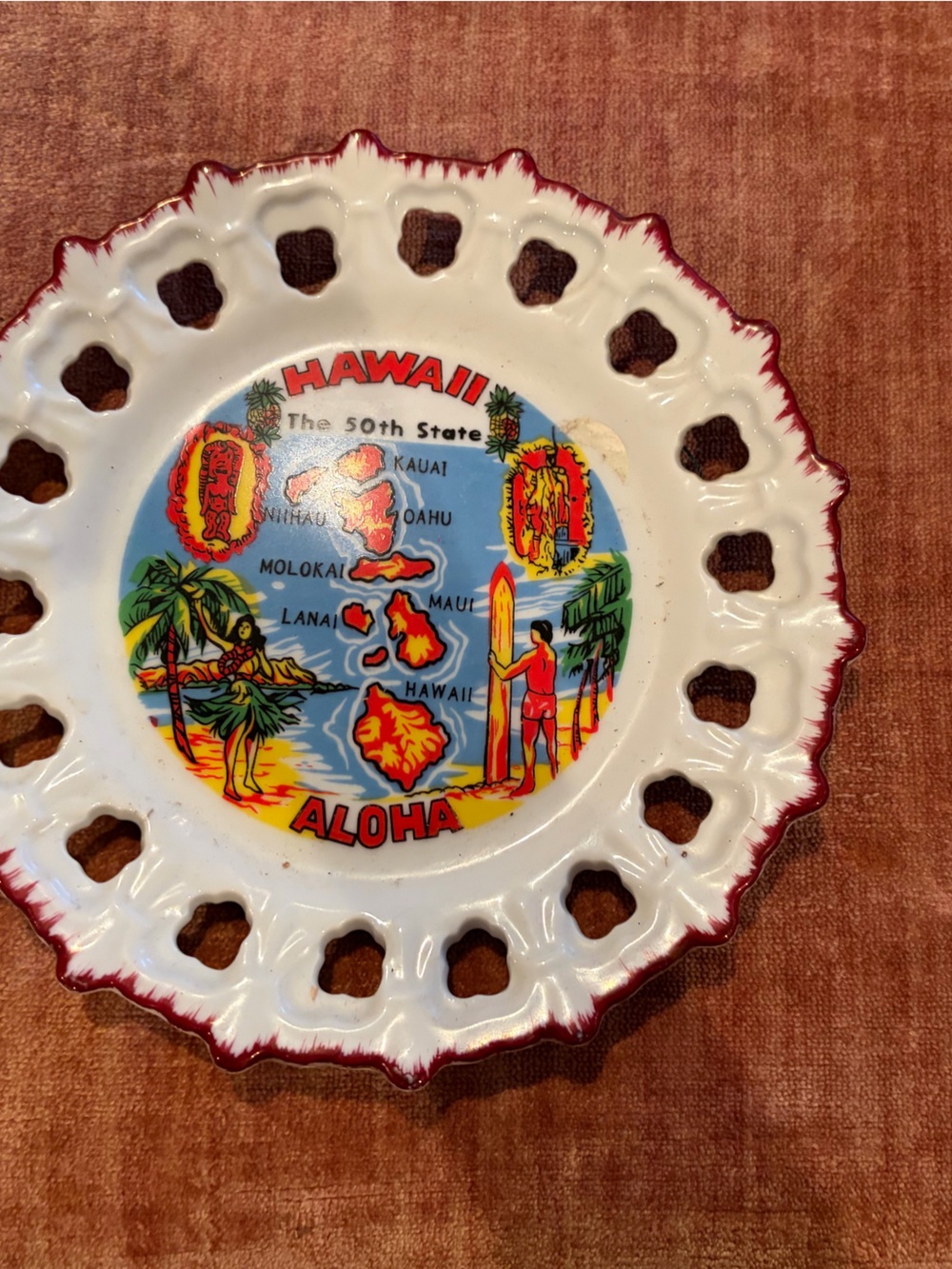 Vintage Hawaii Aloha Decorative Ceramic Plate - White with Red Accent w/ hanger